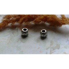 Бусины Pandora Style в форме бочонка металлические со стразами